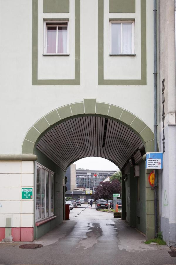 Apartment Nobl Plac Celje Bagian luar foto