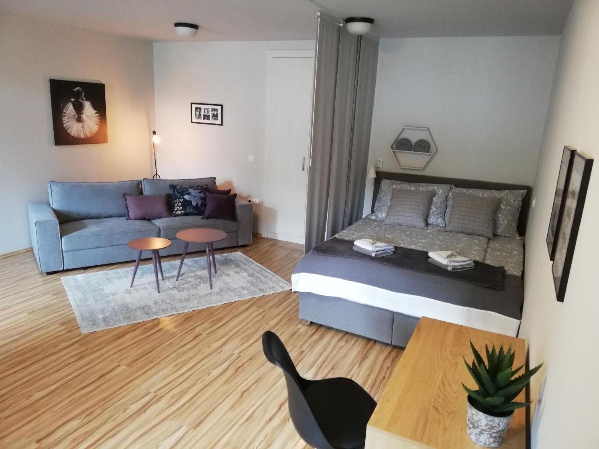 Apartment Nobl Plac Celje Bagian luar foto